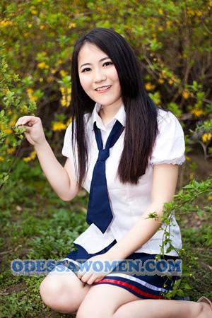 155167 - Huihui Age: 33 - China