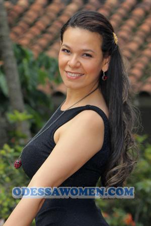179936 - Yurary Age: 39 - Colombia
