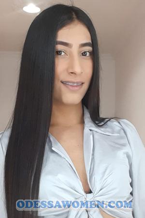 204579 - Laura Age: 24 - Colombia