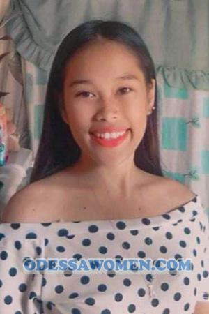 204788 - Melody Age: 21 - Philippines