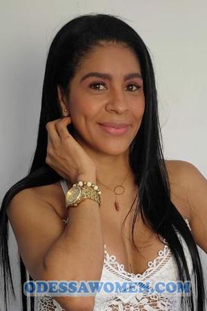 205734 - Yohana Age: 42 - Colombia