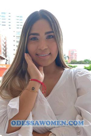 210135 - Loraine Age: 32 - Colombia