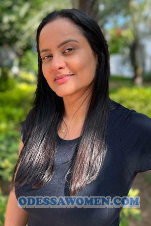 210697 - Karen Age: 40 - Colombia