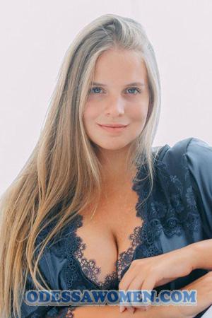 212204 - Elizaveta Age: 25 - China