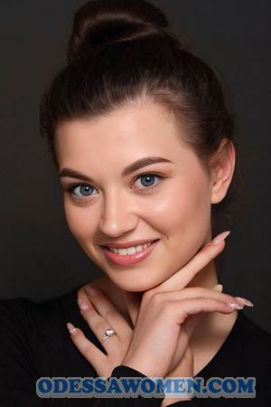 222331 - Anastasiya Age: 20 - Ukraine