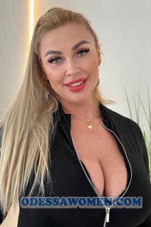 223104 - Viktoriia Age: 41 - Ukraine