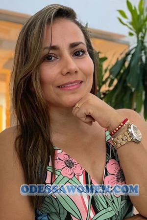 225201 - Yeris Age: 44 - Colombia