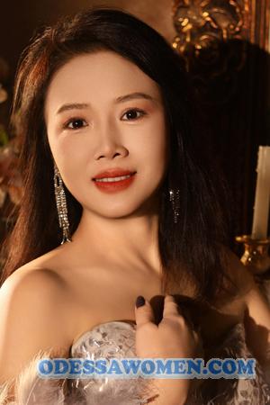 225872 - Lily Age: 48 - China