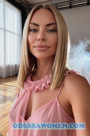 226116 - Khrystyna Age: 37 - Ukraine