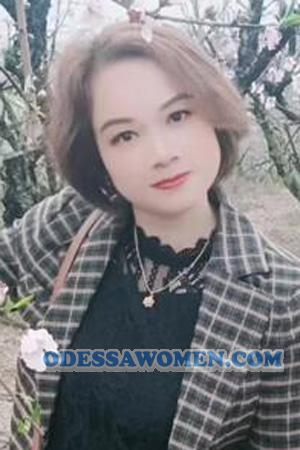 226909 - Lingyan Age: 49 - China