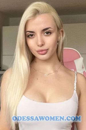 227347 - Daryna Age: 22 - Ukraine
