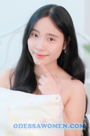 228412 - Thi Ha Phuong Age: 20 - Vietnam